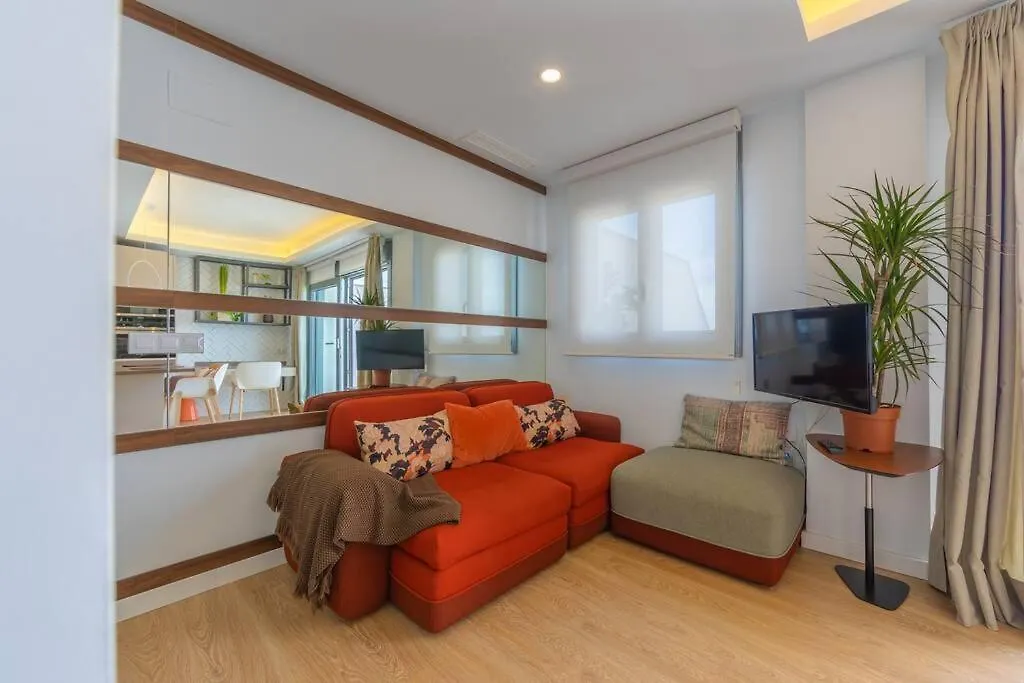 Centric Modern Top Floor Apartment With Terrace, Sea View And Parking Top Quality Beds 塔里法