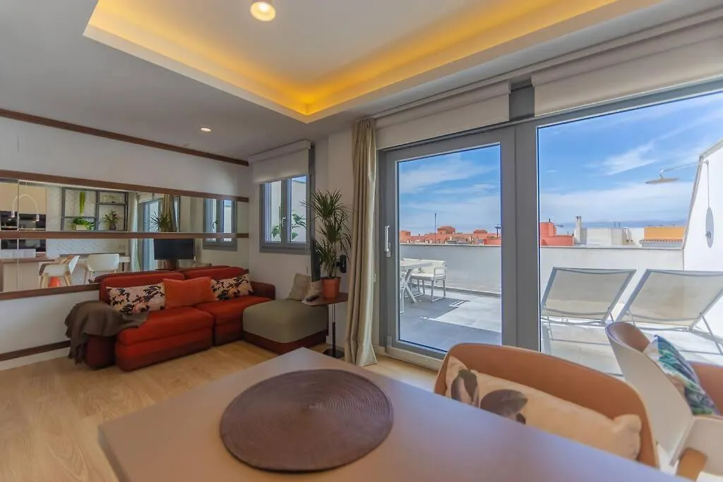 Centric Modern Top Floor Apartment With Terrace, Sea View And Parking Top Quality Beds 塔里法 0*,  西班牙
