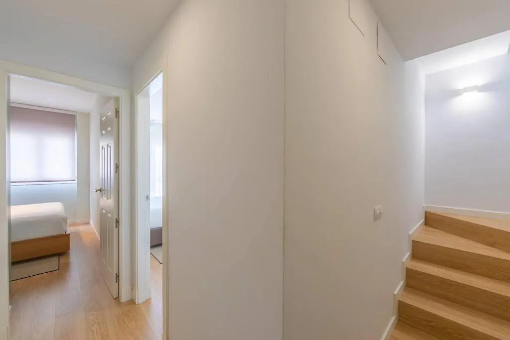 Centric Modern Top Floor Apartment With Terrace, Sea View And Parking Top Quality Beds 塔里法